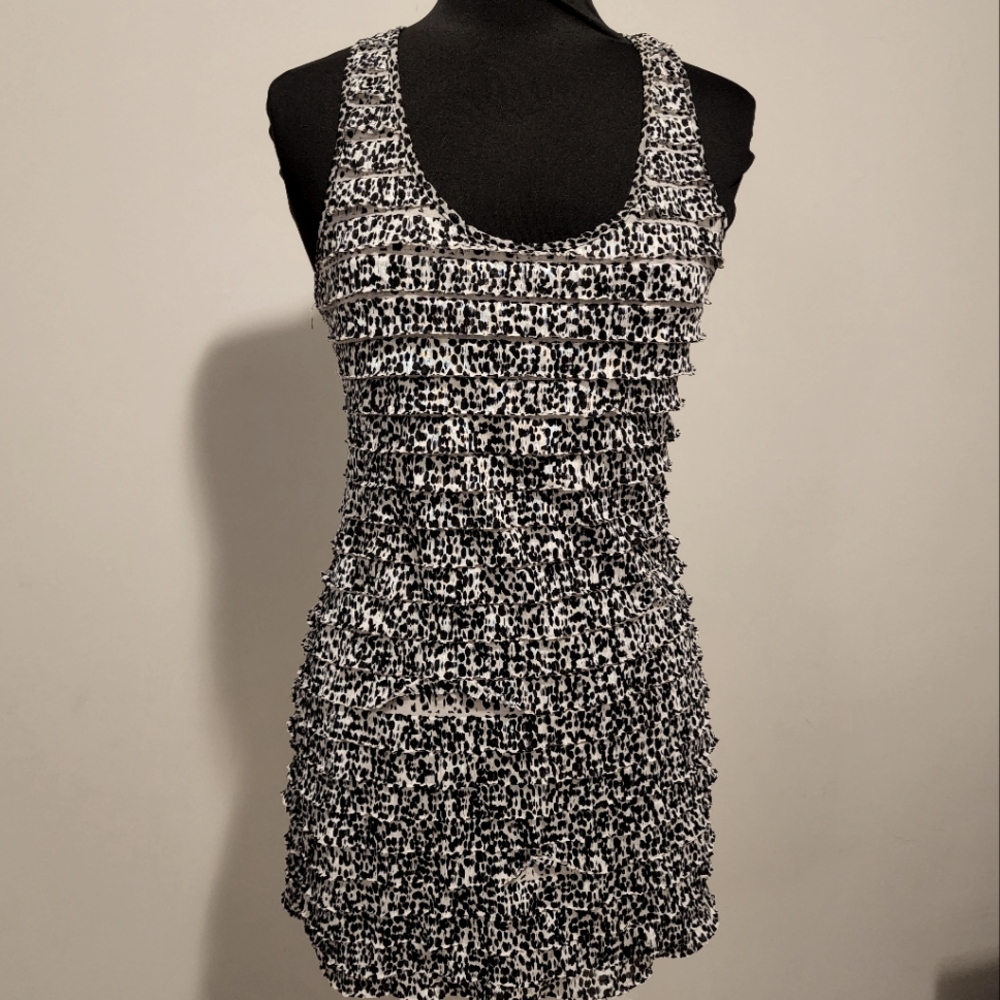 Medium INC Black & White Razor Back Scoop Neck Tunic